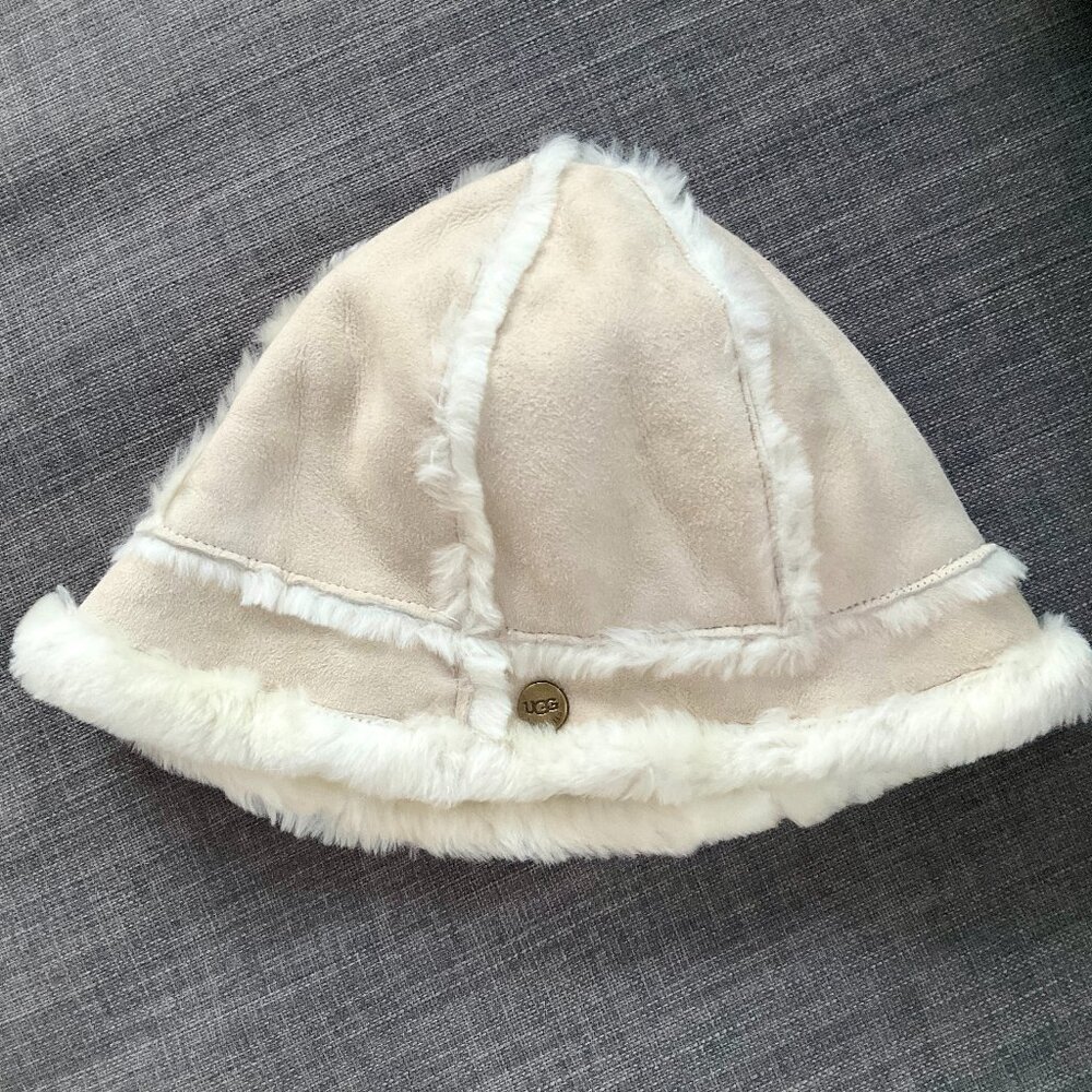 UGG Shearling Bucket Hat Beige